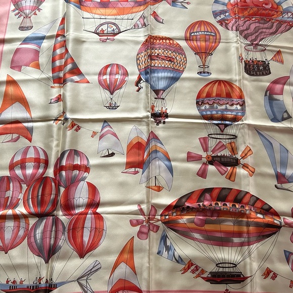 Authentic Hermes Scarf 100%silk  🧣 - Picture 12 of 16